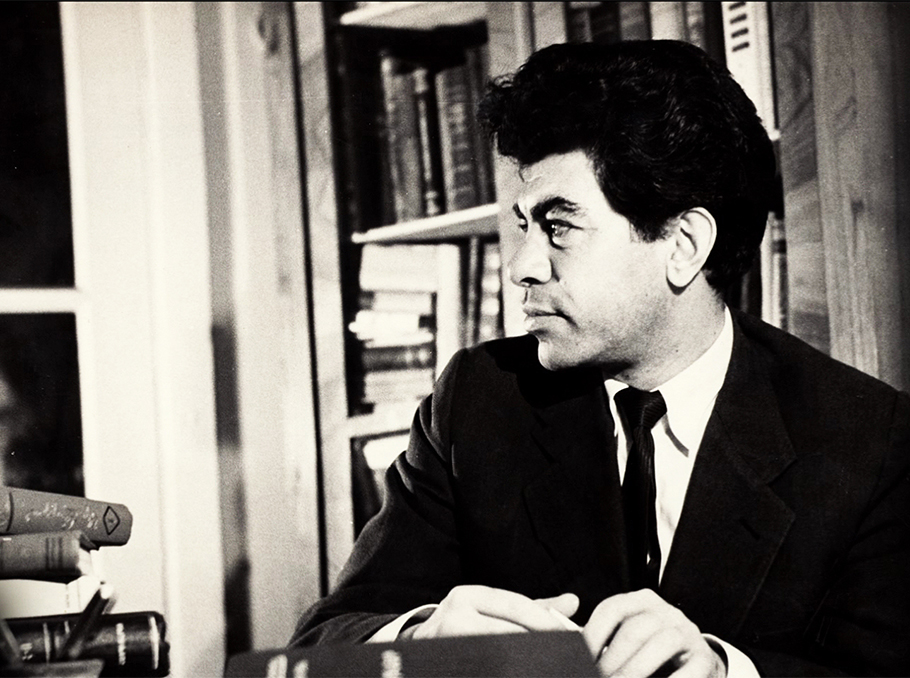 (Ա)    ԵՎ ԱՅՐ ՄԻ ՄԱՇՏՈՑ ԱՆՈՒՆ.  Պարույր Սևակ